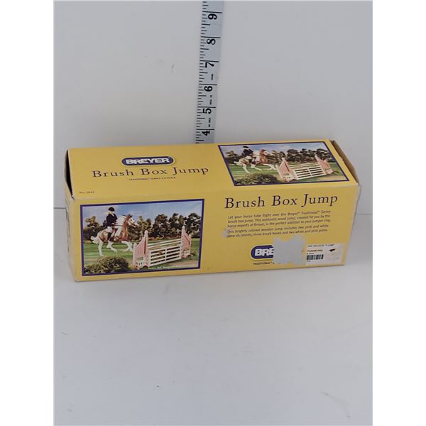 Vintage (new in box) Breyer Brush Box Jump Traditional Series Scale 1:9