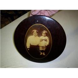 Large button w/ lady and child picture