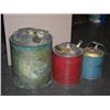 Image 1 : 3 gas cans
