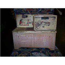 Old metal doll house stove ( cute)