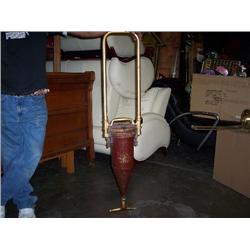 Old vacuume cute, neat, & sweet