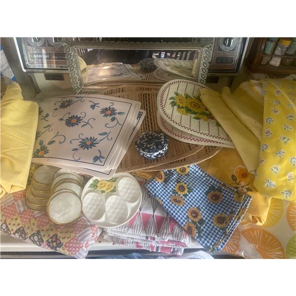Placemat Collection & Table Cloths