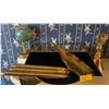 Image 3 : Golden Decor & Trinkets