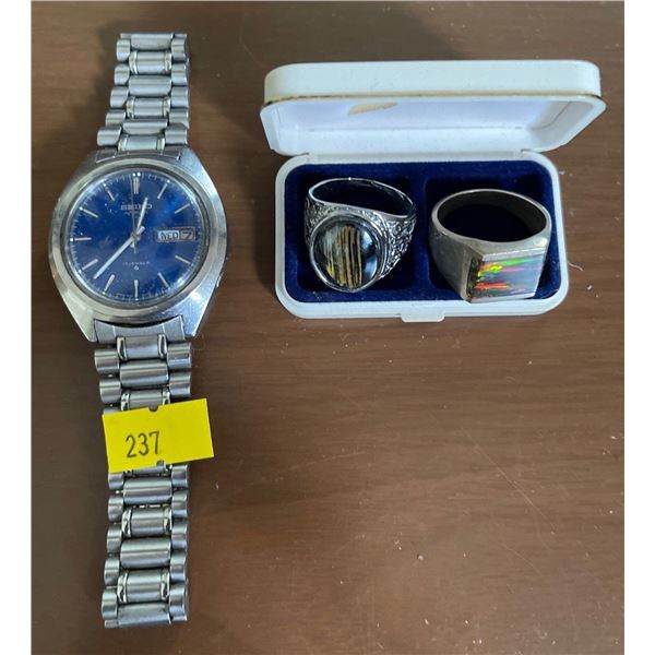 Seiko Men's Wrist Watch w/ Decorative Men's Rings