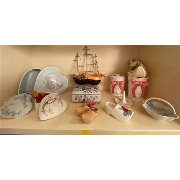 Assorted Dutch Collectables