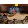 Image 3 : Hollands Own Wood Artistry & More Dutch Shoes & Decorative Plates