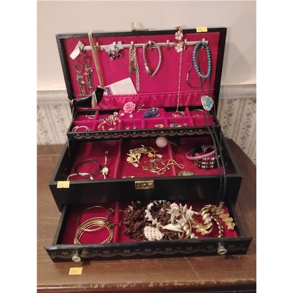 2 Tiered Vintage Jewelery Chest 11x5 & Contents