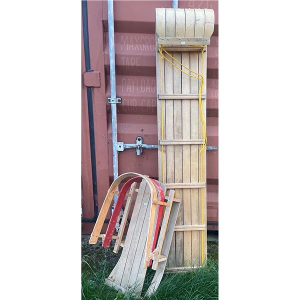 Five Seater Wood Sled 75L & Vintage Torpedo Tabogan