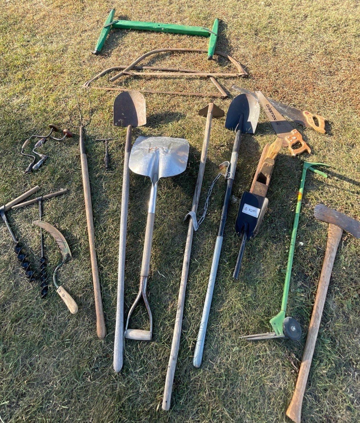 Landscaping Tools Spade Shovel Rake Weed Puller & More - Beck Auctions Inc.
