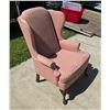 Image 3 : UPHOLSTERED WINGBACK CHAIR
