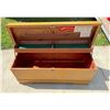 Image 13 : VINTAGE LANE CEDAR CHEST