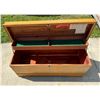 Image 14 : VINTAGE LANE CEDAR CHEST