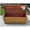 Image 1 : VINTAGE LANE CEDAR CHEST
