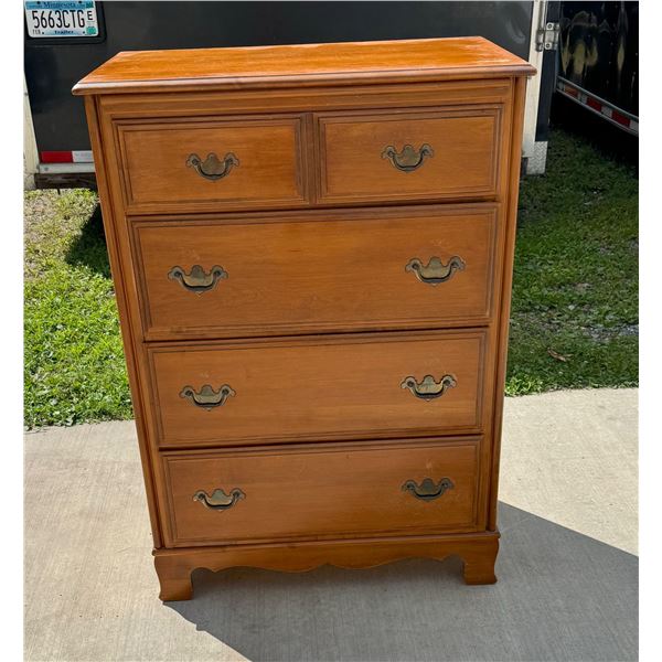 FOUR-DRAWER HORUICK'S MAPLE DRESSER