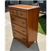 Image 3 : FOUR-DRAWER HORUICK'S MAPLE DRESSER