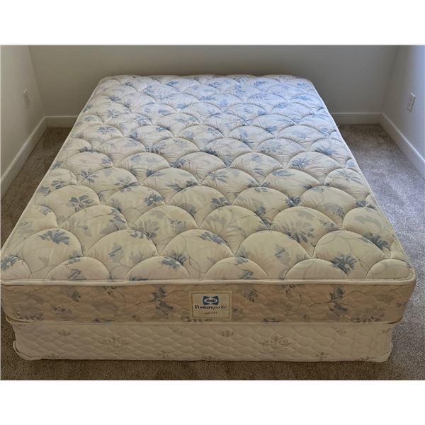Queen Sealy Posterpedic AMULET w/  Box Spring