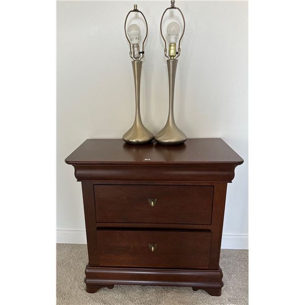 34x15x36 Mahogany Side Table w/ 2 Lamps