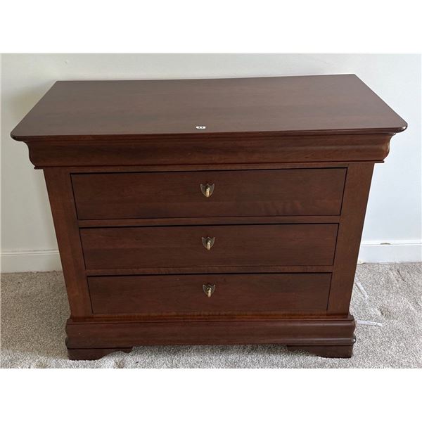 40x19x36 Mahogany 3 Drawer Dresser