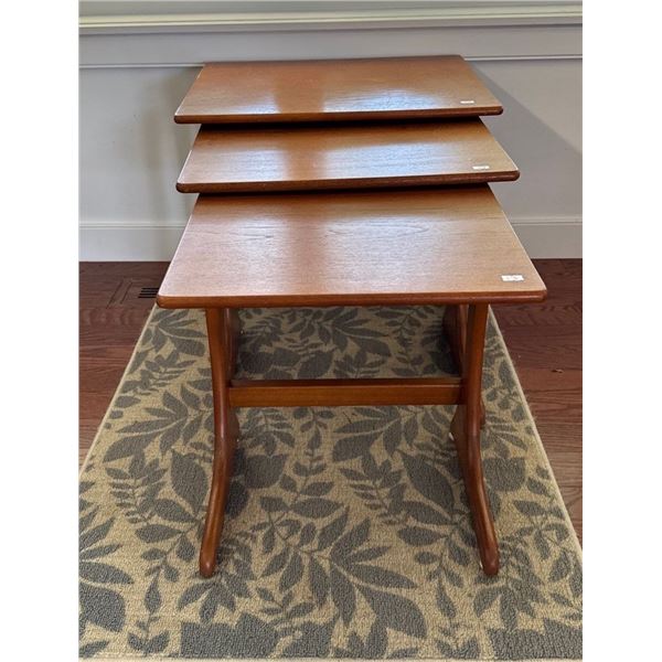 3 Wood Vintage Nesting Tables