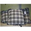 Image 1 : 3 BLACK AND WHITE PILLOWS