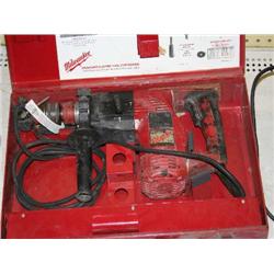 MILWAUKEE HEAVY-DUTY ROTARY HAMMER DRILL