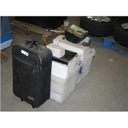 2 TUBS OF BASEBALL, FOOTBALL AND BASKETBALL CARDS