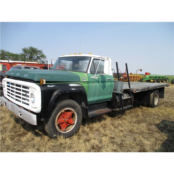 Ford F600 Truck - Wooden Flat Deck 8' x 16' - Duals - 222227.2 Miles - Not running - Serial F60CCDE0