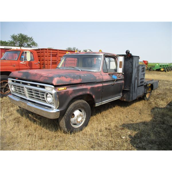 Ford Service Truck - Duals - 5th Wheel Hook-up, Steel Deck, V8 Engine - 85,073Miles - Not Running - 