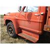 Image 7 : Ford 700 Truck - 4 x 2 Tranny, Dual Tires, Dual Ram Hoist, Metal Box (15' x 8') - 63,768Miles - Not 