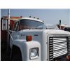 Image 7 : International Loadstar 1850 Truck - Diesel, Tandem, Dual Ram Hoist, Breaks are Poor, Metal Box (20' 
