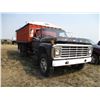 Image 3 : Ford F600 Truck - 5x2 Transmission, V8 Engine, Single Ram Hoist, Duals, Metal Box (16' x 8')- Showin