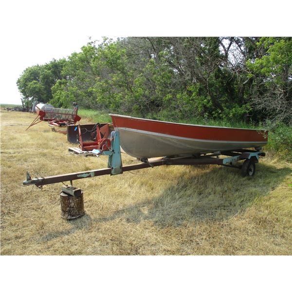 Lund 14ft Aluminum Fishing Boat w/ Trailer and Paddles - Serial M0T888070
