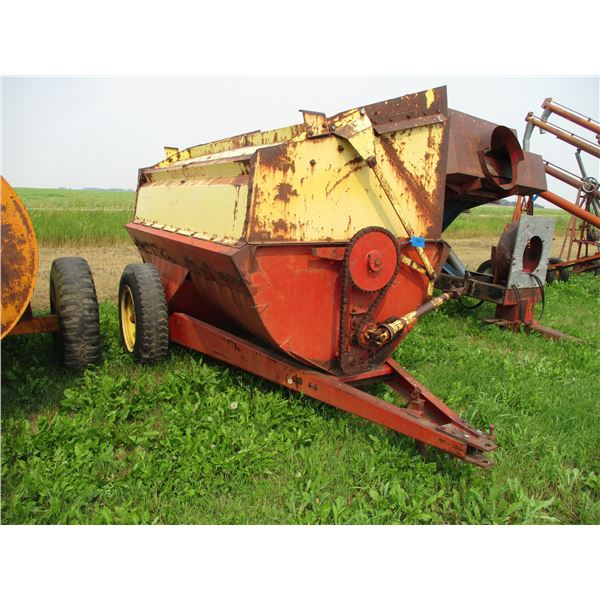 New Holland 345 Flail Manure Spreader