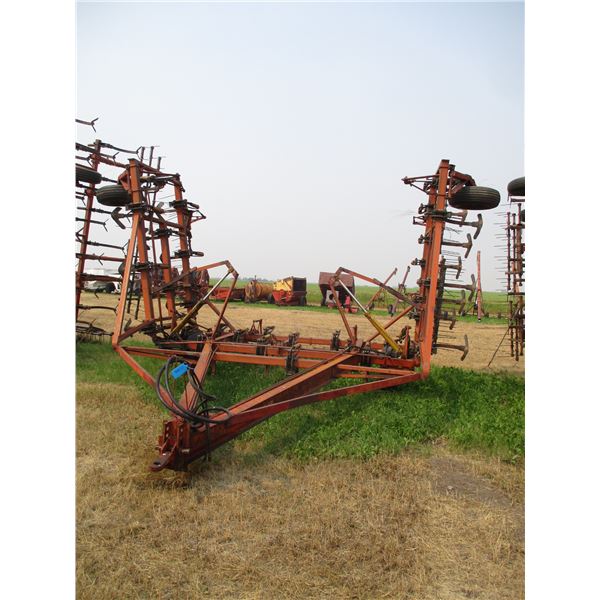 Morris CP-351 Cultivator w/ Mounted Tine Harrows - 40ft