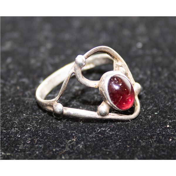 VINTAGE HEMATITE SILVER RING SIZE 6.5