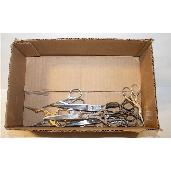 FLAT OF MISC VINTAGE SCISSORS