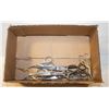 Image 1 : FLAT OF MISC VINTAGE SCISSORS