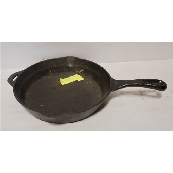 CABELAS 10 INCH CAST IRON FRY PAN SKILLET-ESTATE