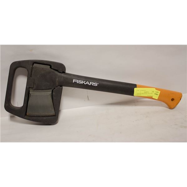 FISKARS SPLITTING AXE AND SHEATH
