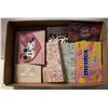 Image 1 : FLAT W/7 HARDLEY TOUCHED MAKEUP PALLETS