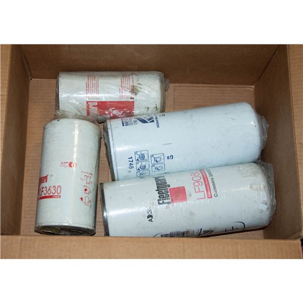LOT OF 4 FLEETGUARD AND NAPA LUBE FILTERS