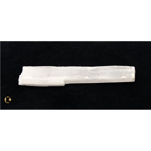LARGE WHITE COLLECTORS GEMSTONE, 274cts