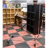 Image 1 : BENT TOP BAR METAL CLOTHING RACK