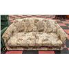 Image 1 : LOVE SEAT/HIDE-A-BED 68" X 37" X 32"