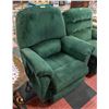 Image 1 : ELECTRIC STAND UP RECLINER GREEN FABRIC
