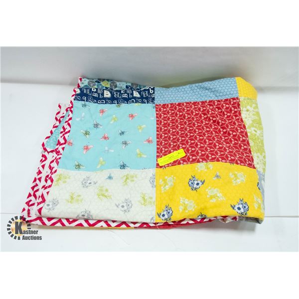VINTAGE BUMBLE BEE PRINT PATCHWORK QUILT-ESTATE