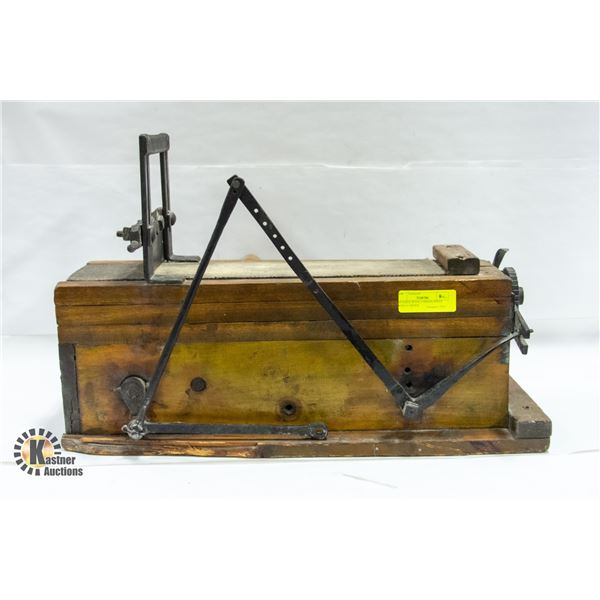 ANTIQUE WOOL CARDER SHEEP WOOL CARDER