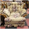 Image 1 : VINTAGE 3PCS LIVING ROOM SET FLOWER PATTERN