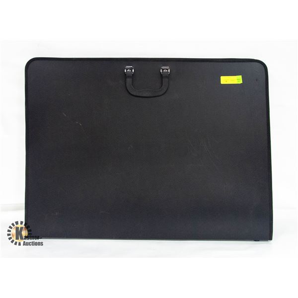 LARGE ARTIST CANVAS CARRYING CASE
