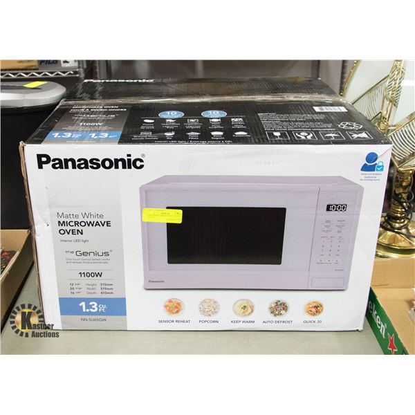 PANASONIC 1100 WATT 1.3 CU FT WHITE